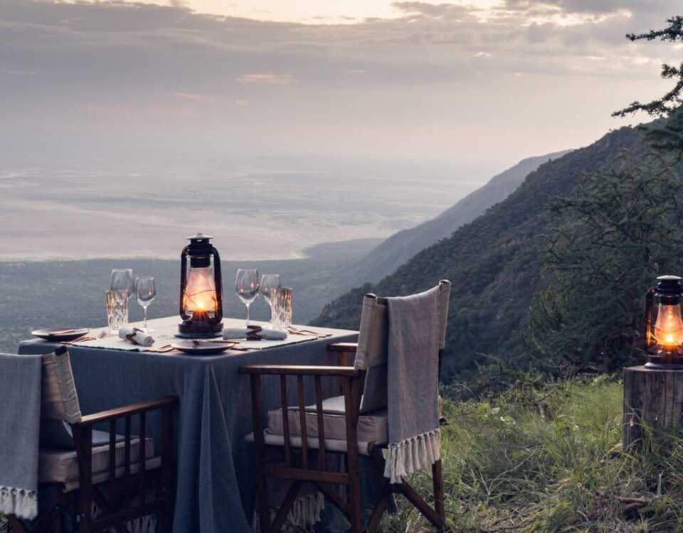 What Unique Architectural Style Sets The Highlands Apart from Traditional Canvas Safari Camps?